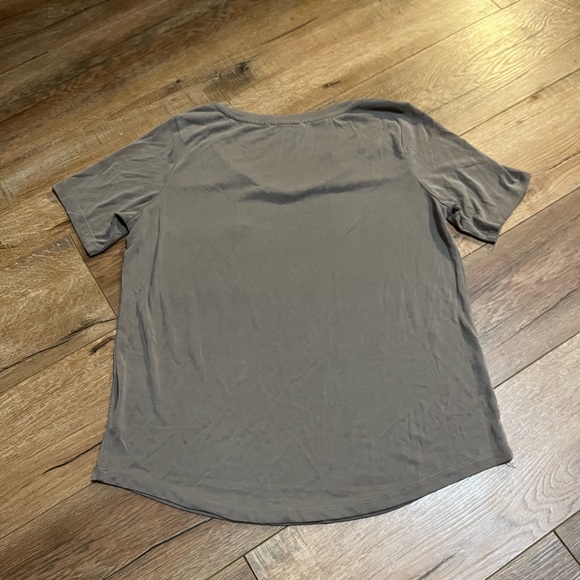 LOVE TREE SIMPLE T SHIRT - Picture 3 of 4